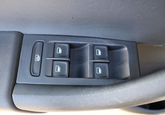 Подержанный автомобиль Skoda Rapid Liftback 2014 года (11 фото)