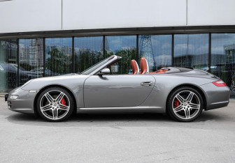 Подержанный автомобиль Porsche 911 Convertible 2007 года (10 фото)