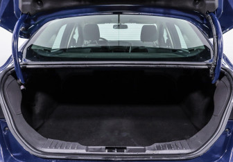 Подержанный автомобиль Ford Focus Sedan 2014 года (13 фото)