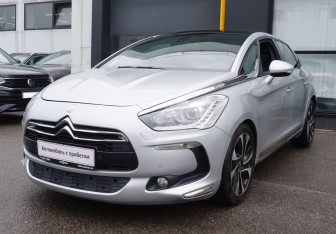 Подержанный автомобиль Citroen DS5 2012 года (1 фото)