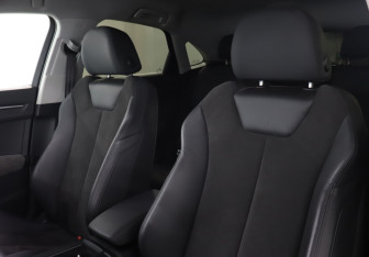 Подержанный автомобиль Audi Q3 Sportback 2020 года (16 фото)