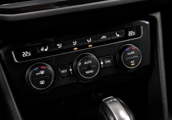 Подержанный автомобиль Volkswagen Tiguan 2018 года (21 фото)