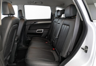 Подержанный автомобиль Opel Antara 2014 года (18 фото)