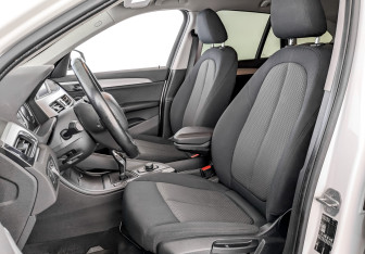 Подержанный автомобиль BMW X1 2019 года (20 фото)