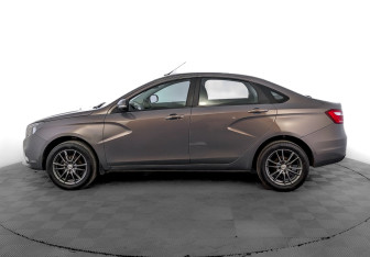 Подержанный автомобиль LADA (ВАЗ) Vesta Sedan 2018 года (8 фото)
