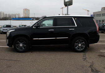 Подержанный автомобиль Cadillac Escalade Suv 2016 года (8 фото)