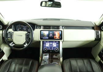 Подержанный автомобиль Land Rover Range Rover 2015 года (12 фото)