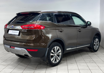 Подержанный автомобиль Geely Atlas 2019 года (10 фото)