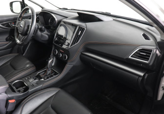 Подержанный автомобиль Subaru XV 2019 года (10 фото)