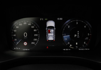 Подержанный автомобиль Volvo XC60 2019 года (23 фото)