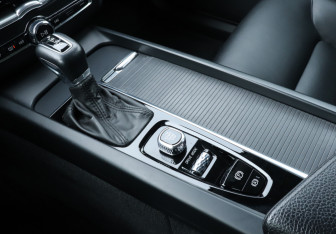 Подержанный автомобиль Volvo XC60 2019 года (15 фото)