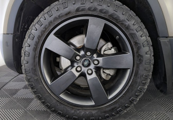 Подержанный автомобиль Land Rover Defender Suv 2020 года (12 фото)