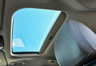 Подержанный автомобиль Kia Carnival 2024 года (23 фото)