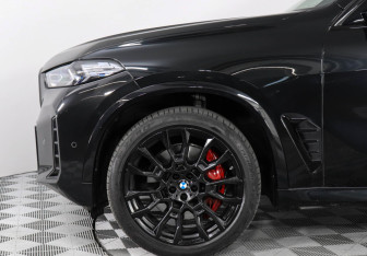 Подержанный автомобиль BMW X5 2023 года (8 фото)