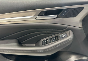 Подержанный автомобиль Haval F7 2021 года (18 фото)