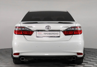 Подержанный автомобиль Toyota Camry Sedan 2016 года (6 фото)