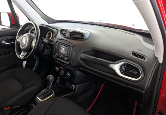 Подержанный автомобиль Jeep Renegade 2018 года (19 фото)