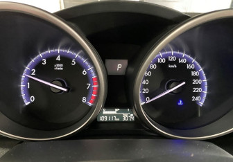 Подержанный автомобиль Mazda 3 Hatchback 2013 года (12 фото)