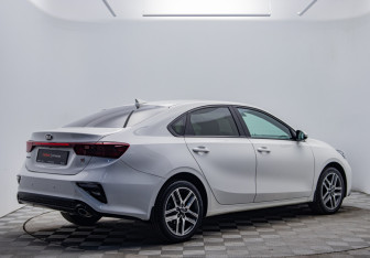 Подержанный автомобиль Kia Cerato Sedan 2021 года (5 фото)