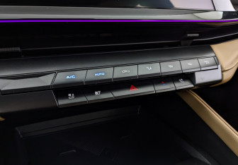 Подержанный автомобиль Changan UNI-V 2022 года (21 фото)