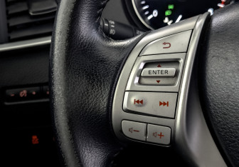 Подержанный автомобиль Nissan X-Trail 2016 года (27 фото)