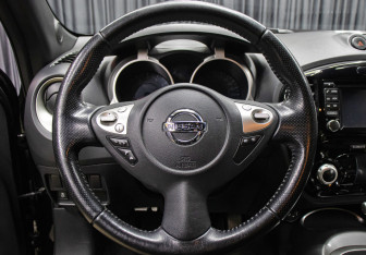 Подержанный автомобиль Nissan Juke 2014 года (17 фото)