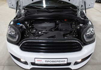 Подержанный автомобиль MINI Countryman 2019 года (9 фото)