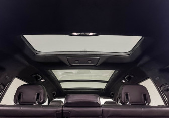 Подержанный автомобиль BMW X7 2021 года (21 фото)