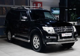 Подержанный автомобиль Mitsubishi Pajero 2012 года (3 фото)