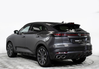 Подержанный автомобиль Changan UNI-K 2024 года (7 фото)