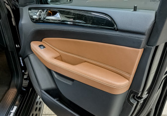 Подержанный автомобиль Mercedes-Benz GLE 2018 года (25 фото)