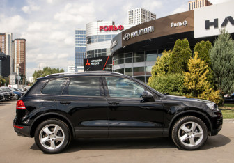 Подержанный автомобиль Volkswagen Touareg 2012 года (3 фото)