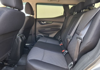 Подержанный автомобиль Nissan Qashqai 2014 года (11 фото)