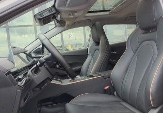 Подержанный автомобиль Omoda C5 2024 года (19 фото)