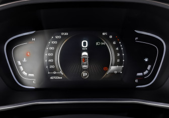 Подержанный автомобиль Geely Coolray 2023 года (16 фото)
