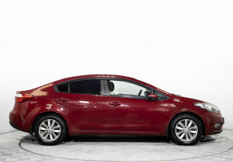 Подержанный автомобиль Kia Cerato Sedan 2013 года (4 фото)