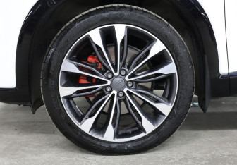 Подержанный автомобиль Geely Tugella 2023 года (27 фото)