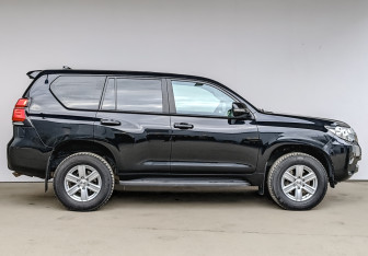 Подержанный автомобиль Toyota Land Cruiser Prado 2020 года (4 фото)