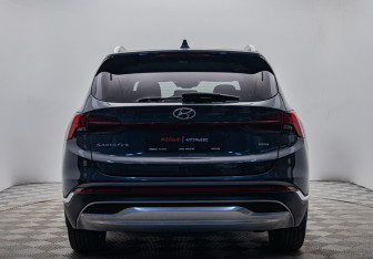 Подержанный автомобиль Hyundai Santa Fe 2021 года (4 фото)