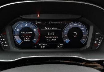 Подержанный автомобиль Audi Q3 2021 года (16 фото)
