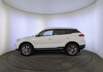 Подержанный автомобиль Geely Atlas 2021 года (8 фото)