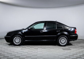 Подержанный автомобиль Volkswagen Jetta Sedan 2003 года (8 фото)
