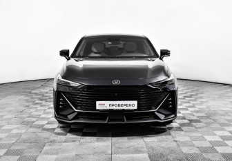 Подержанный автомобиль Changan UNI-V 2022 года (2 фото)