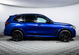 Подержанный автомобиль BMW X5 M 2021 года (4 фото)