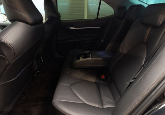 Подержанный автомобиль Toyota Camry Sedan 2022 года (10 фото)