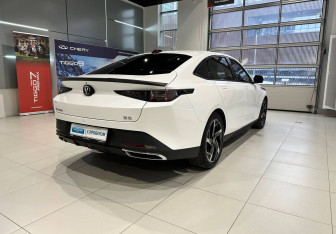 Подержанный автомобиль Changan Lamore 2023 года (4 фото)