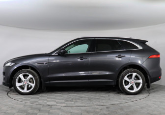 Подержанный автомобиль Jaguar F-Pace 2020 года (8 фото)