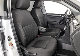 Подержанный автомобиль Skoda Rapid Liftback 2018 года (23 фото)