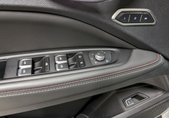 Подержанный автомобиль Geely Tugella 2023 года (12 фото)