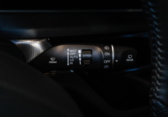 Подержанный автомобиль Hongqi HS5 2024 года (31 фото)